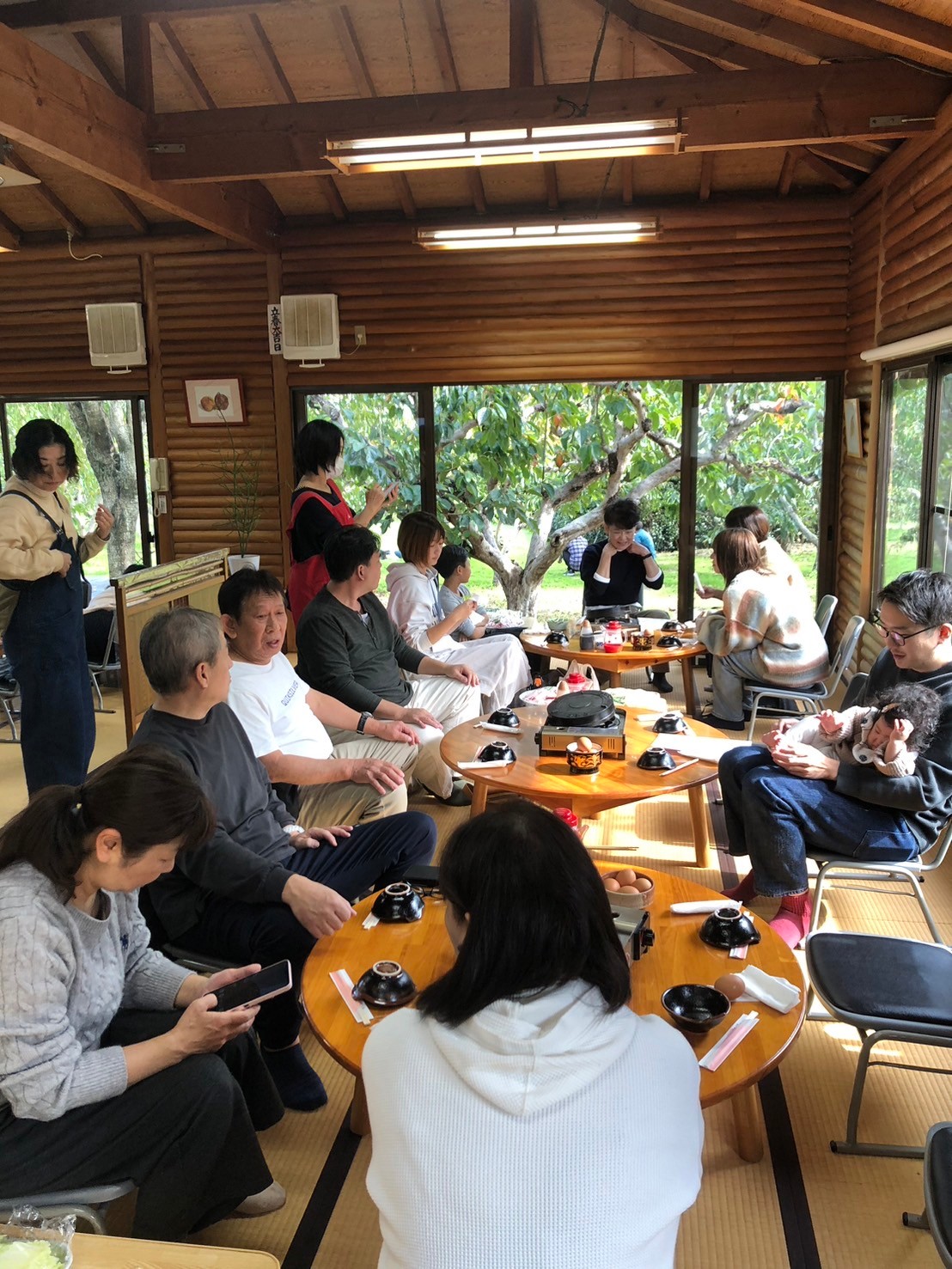 秋のレクリエーション　柿狩り＆すき焼き　　千弥農園にて